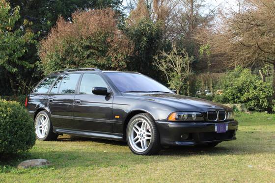 BMW 540i 4.4 TOURING V8 32V GASOLINA 4P AUTOMÁTICO